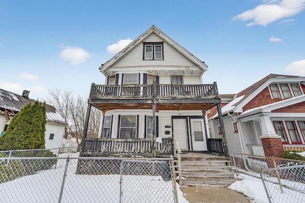 Photo of 3343 N 23rd STREET #3345, Milwaukee, WI 53209 (MLS # 1949832)