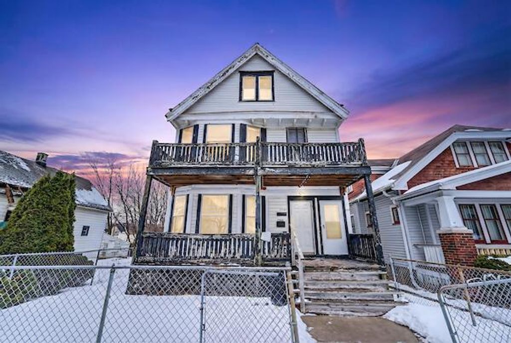 Photo of 3343 N 23rd STREET #3345, Milwaukee, WI 53209 (MLS # 1949832)