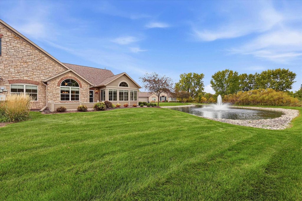 Photo of 2422 E Tuscany WAY, Appleton, WI 54913 (MLS # 50333560)