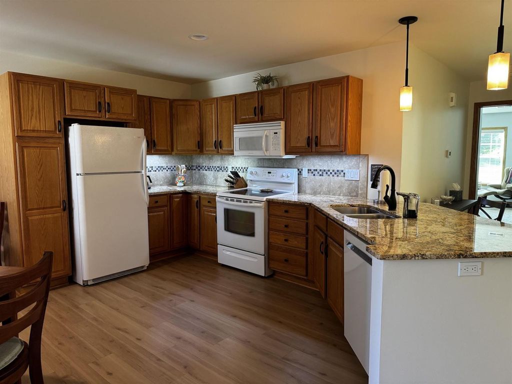 Photo of 77 Northlight WAY #35, Fitchburg, WI 53711 (MLS # 2021453)
