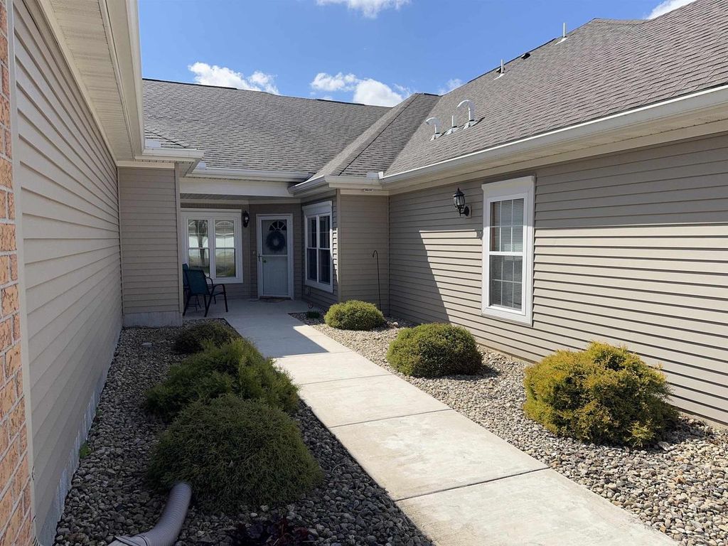Photo of 77 Northlight WAY #35, Fitchburg, WI 53711 (MLS # 2021453)