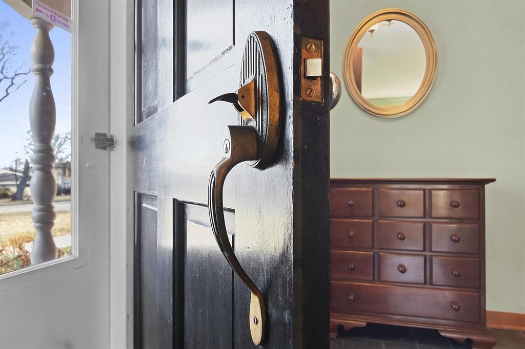 Photo of 907 Ernst DRIVE, Green Bay, WI 54304 (MLS # 50321921)