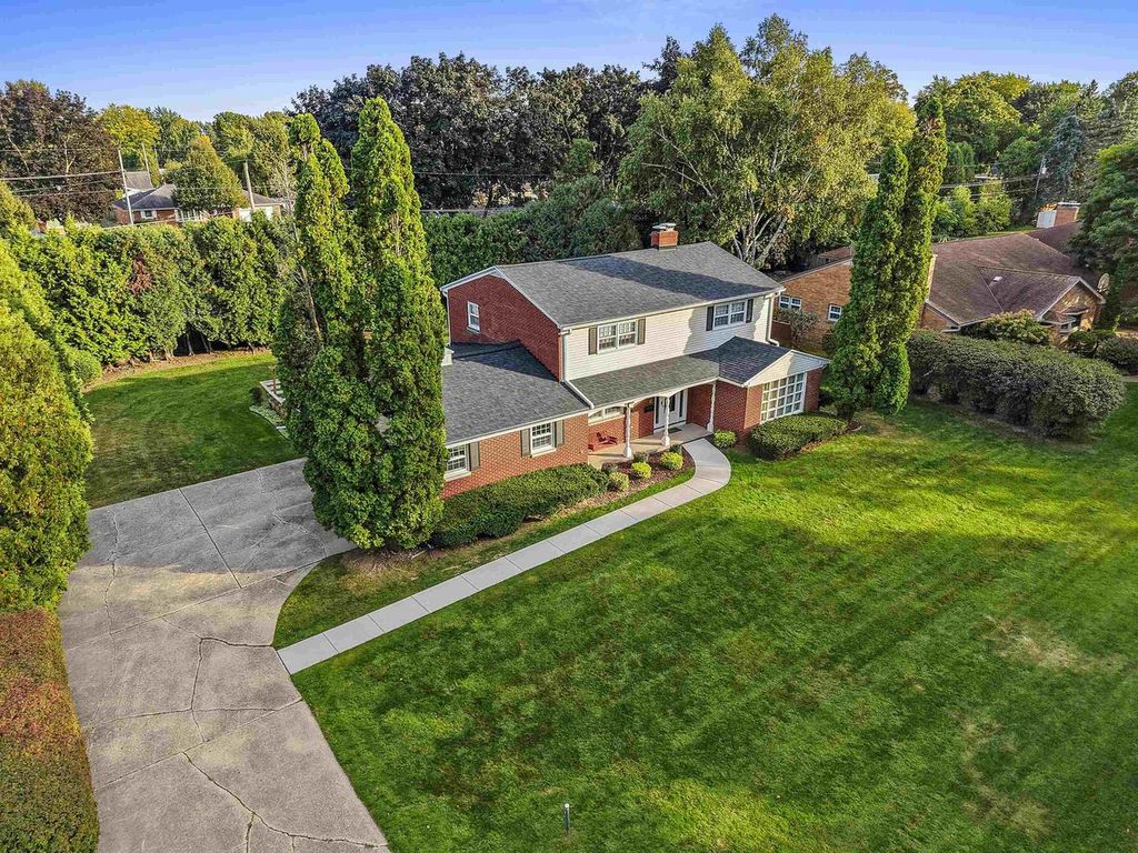 Photo of 907 Ernst DRIVE, Green Bay, WI 54304 (MLS # 50321921)