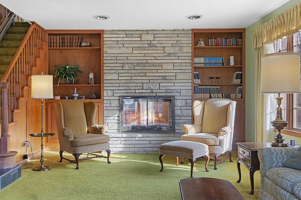 Photo of 907 Ernst DRIVE, Green Bay, WI 54304 (MLS # 50321921)