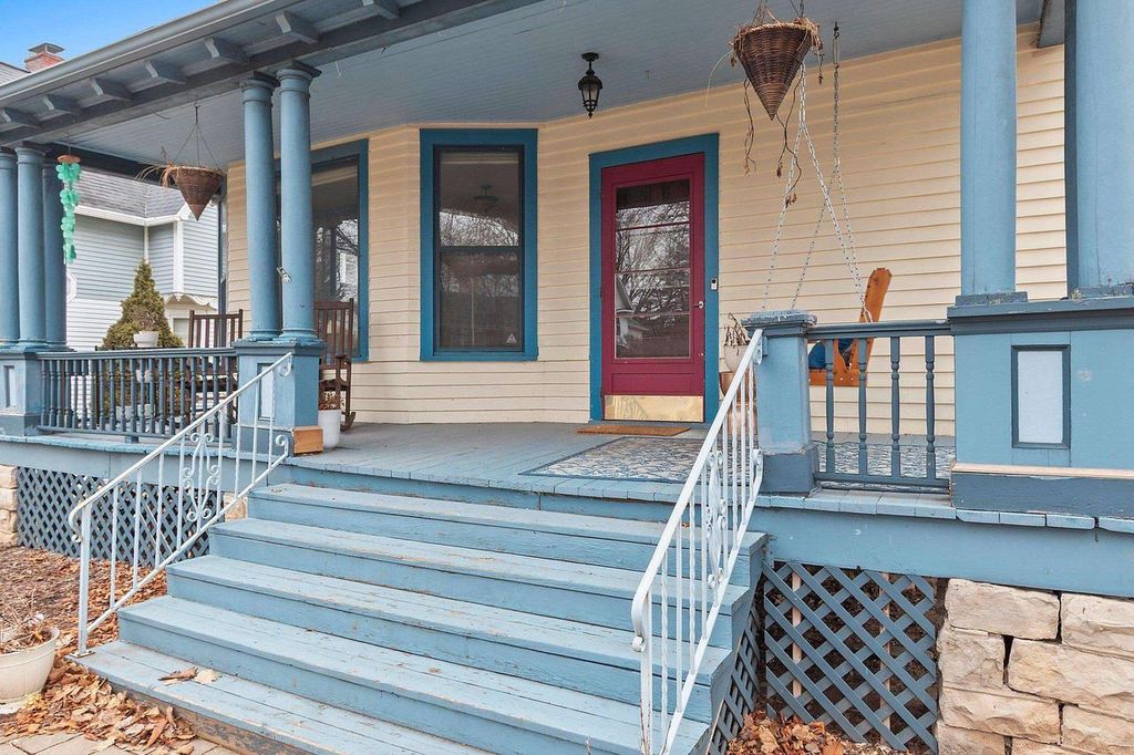 Photo of 510 S van Buren STREET, Green Bay, WI 54301 (MLS # 50321961)