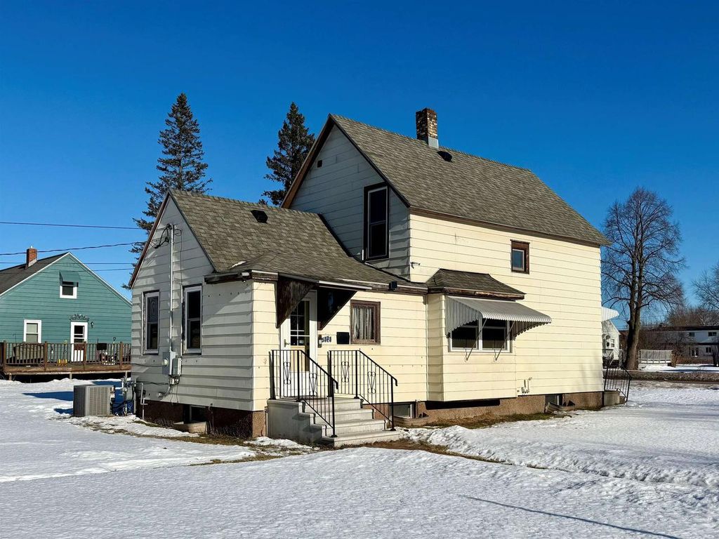 Photo of 5323 Tower AVENUE, Superior, WI 54880 (MLS # 6122297)