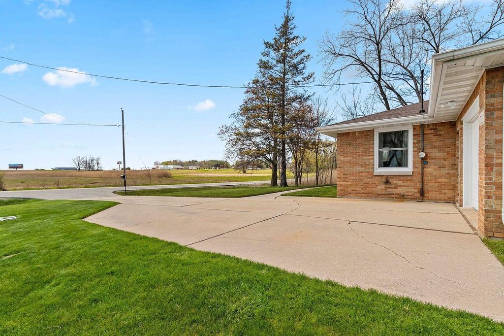 Photo of 1768 North ROAD, Ashwaubenon, WI 54313 (MLS # 50325276)