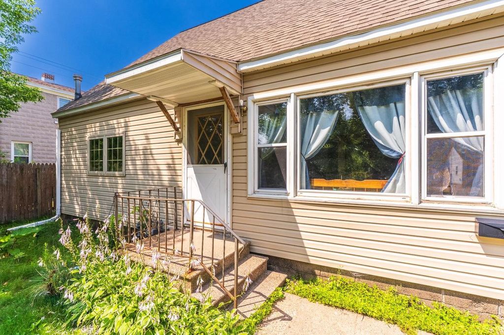 Photo of 1242 S 9th AVENUE, Wausau, WI 54401 (MLS # 22603508)