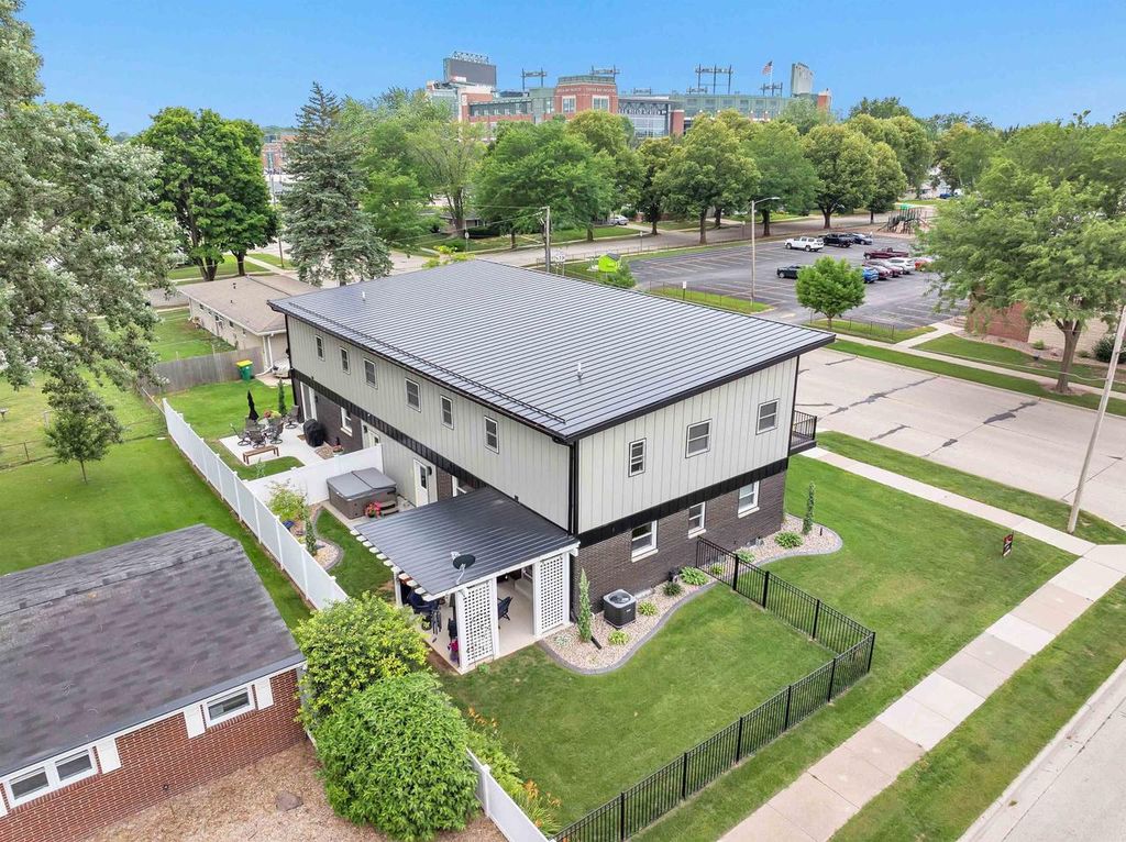 Photo of 1749 S Oneida STREET, Green Bay, WI 54304 (MLS # 50322411)