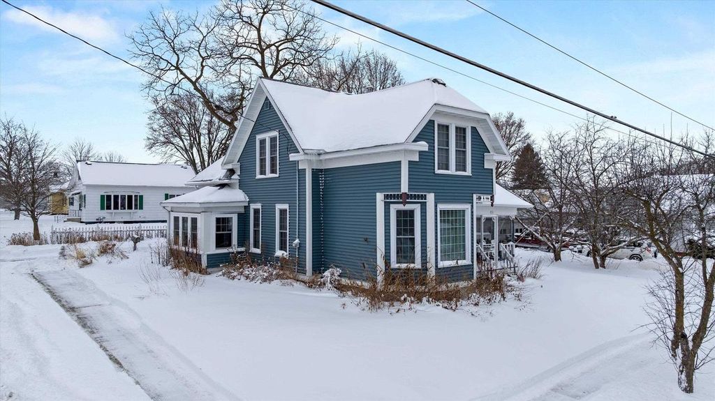 Photo of 314 E Blodgett STREET, Marshfield, WI 54449 (MLS # 22505721)