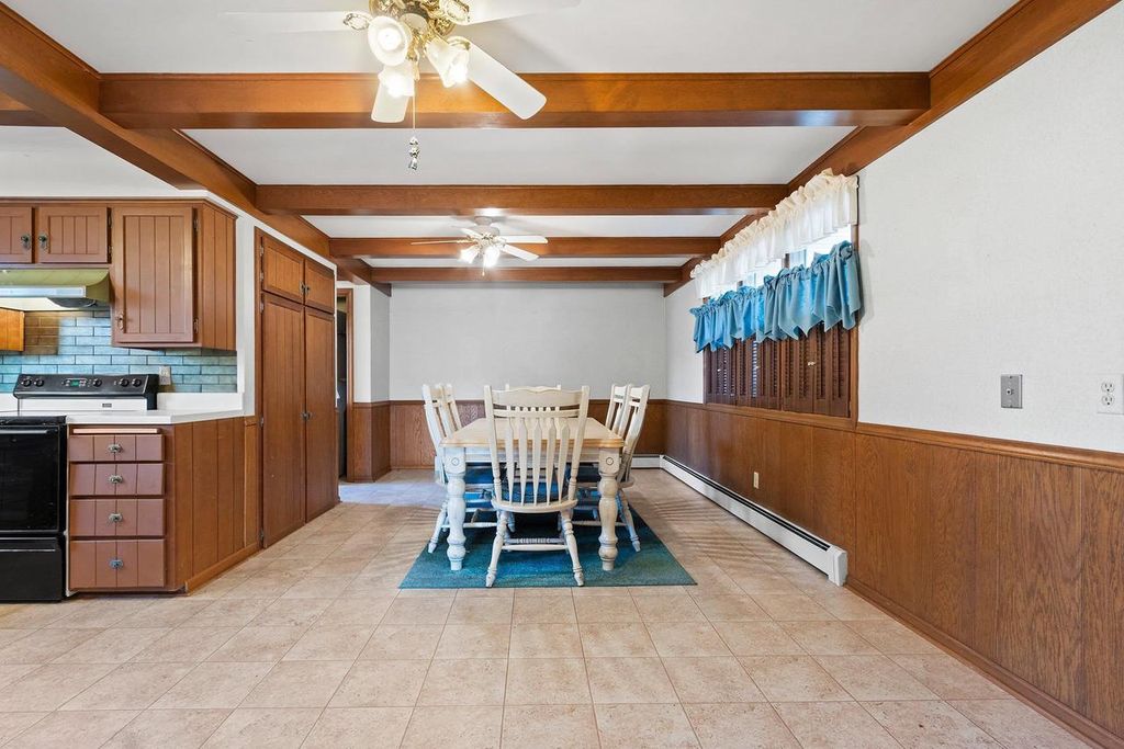 Photo of 1491 Shawano AVENUE, Green Bay, WI 54303 (MLS # 50321380)