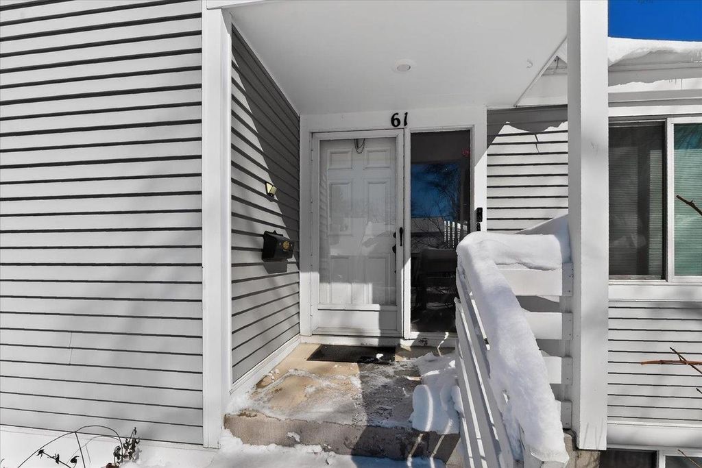 Photo of 61 Oak Creek TRAIL, Madison, WI 53717 (MLS # 2017986)