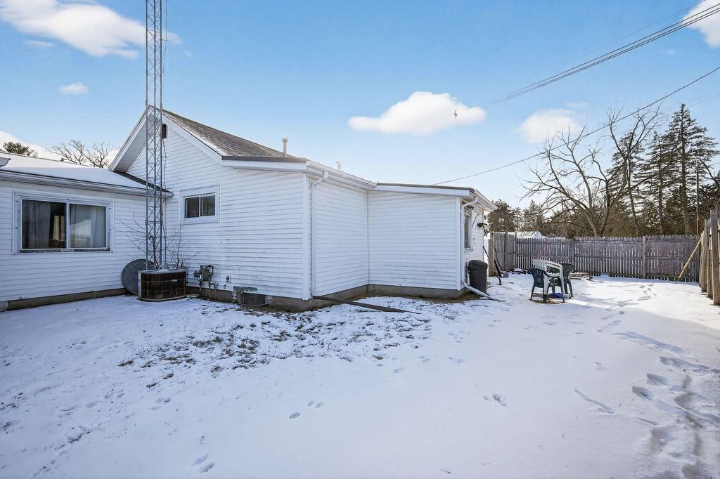 Photo of 471 N Fulton STREET, Princeton, WI 54968 (MLS # 2016265)