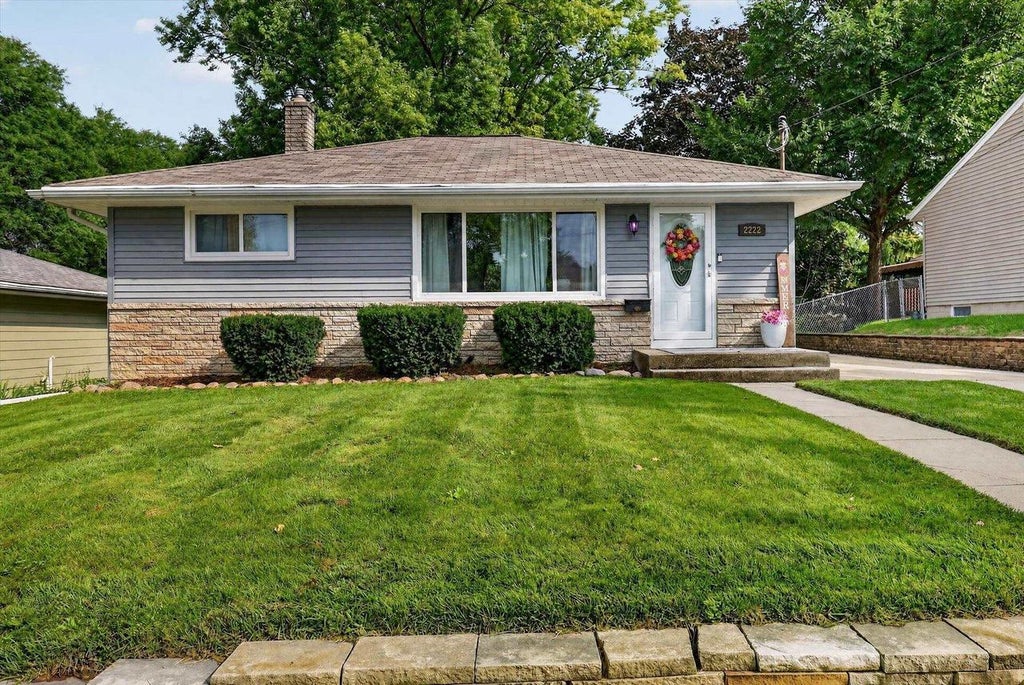 Photo of 2222 Norton AVENUE, Waukesha, WI 53188 (MLS # 2031506)
