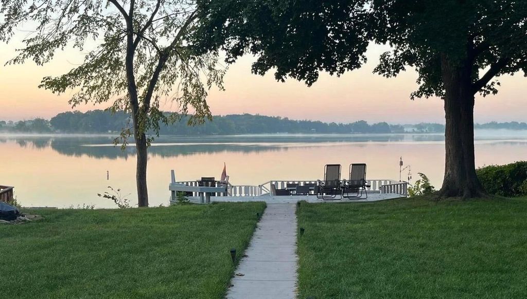 Photo of 23907 Oakwood LANE, Kansasville, WI 53139 (MLS # 1958195)