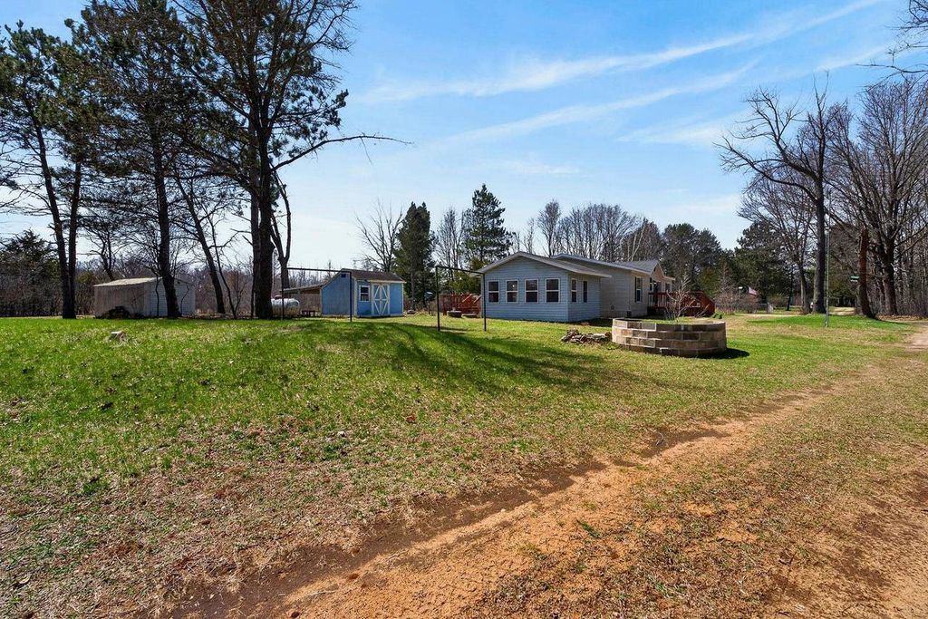 Photo of N7220 N Neuhauser ROAD, Pardeeville, WI 53954 (MLS # 2020756)