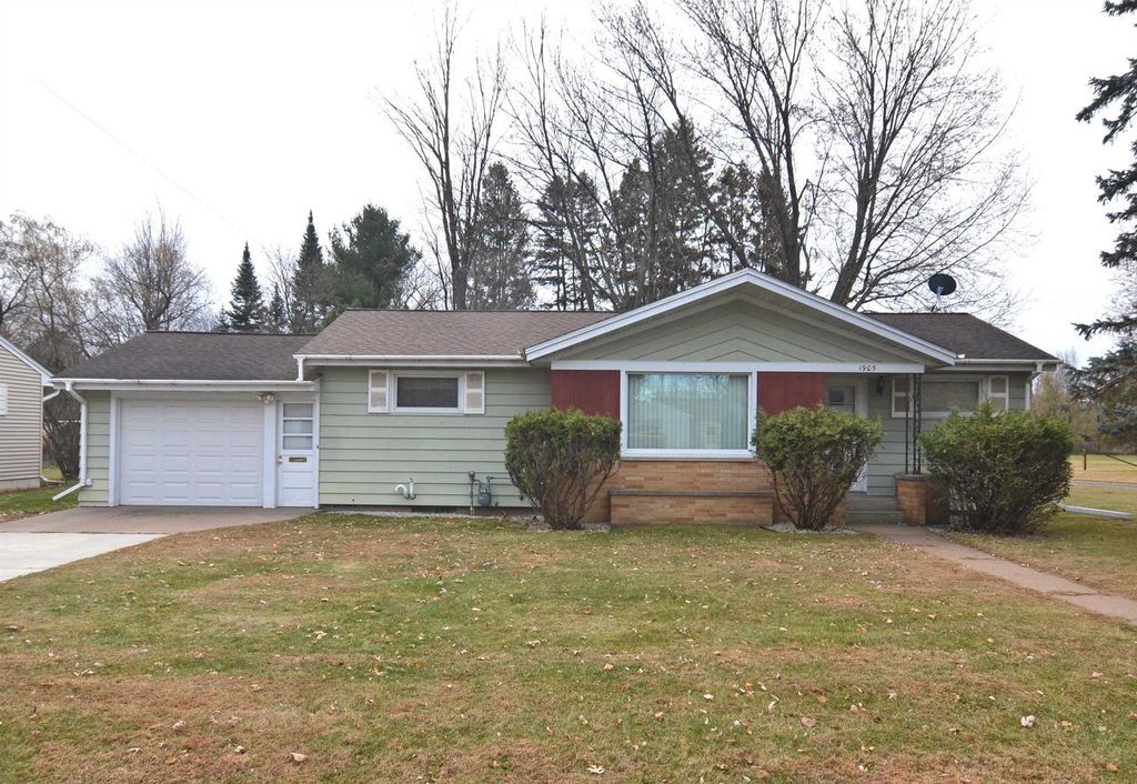Photo of 1905 Rosecrans STREET, Wausau, WI 54401 (MLS # 22600372)