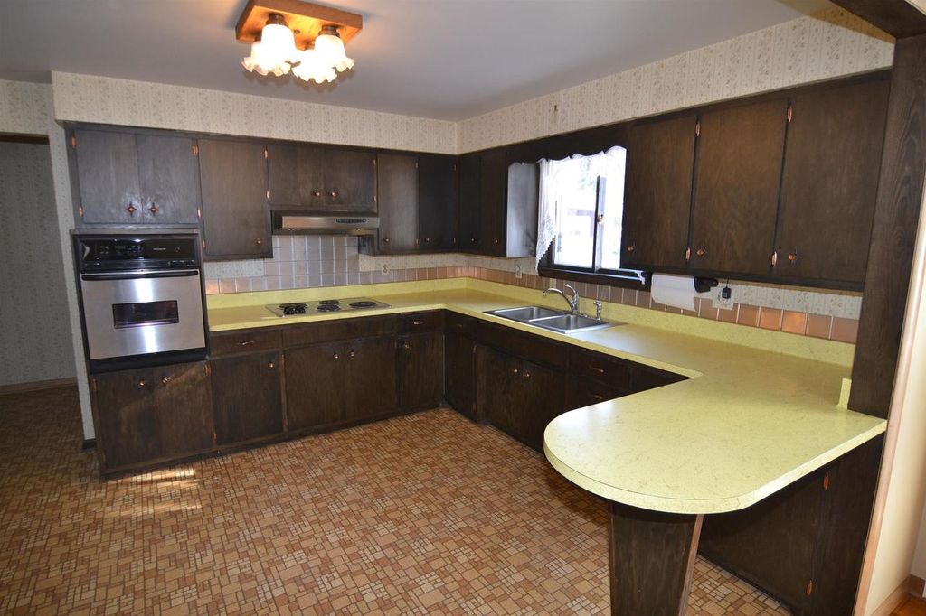 Photo of 1905 Rosecrans STREET, Wausau, WI 54401 (MLS # 22600372)