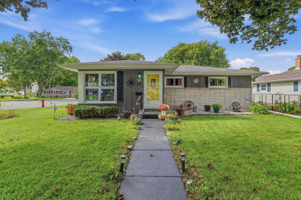 Photo of 235 Marguerite COURT, Mayville, WI 53050 (MLS # 1982289)