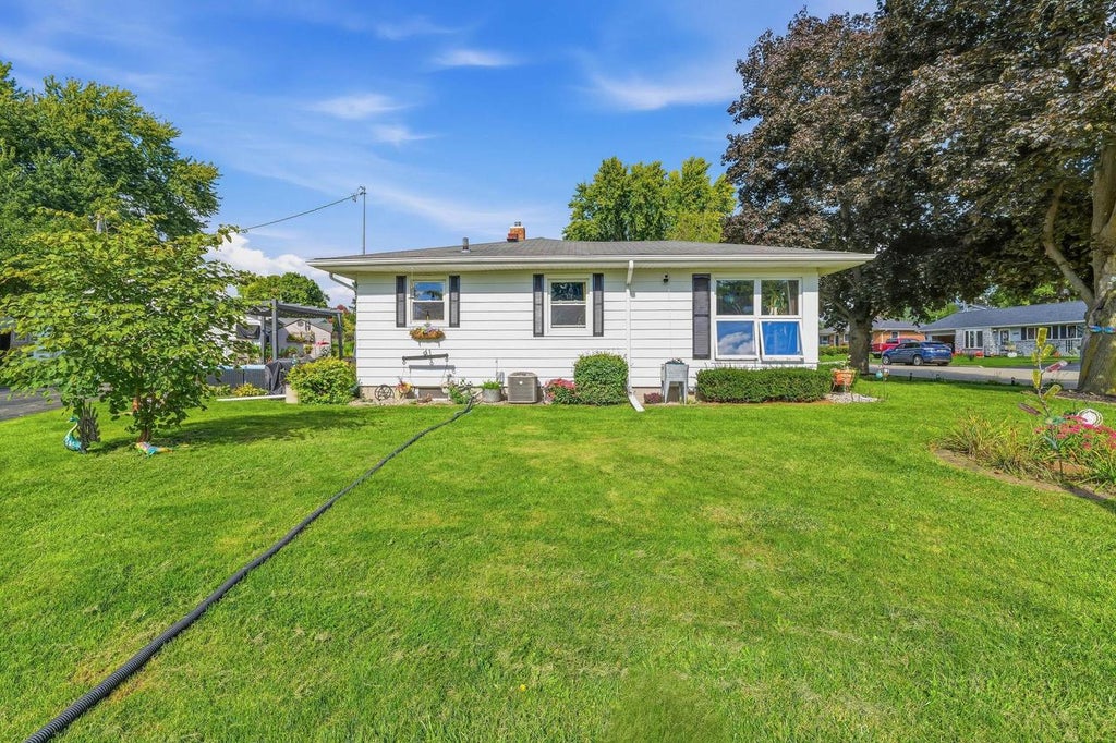 Photo of 235 Marguerite COURT, Mayville, WI 53050 (MLS # 1982289)