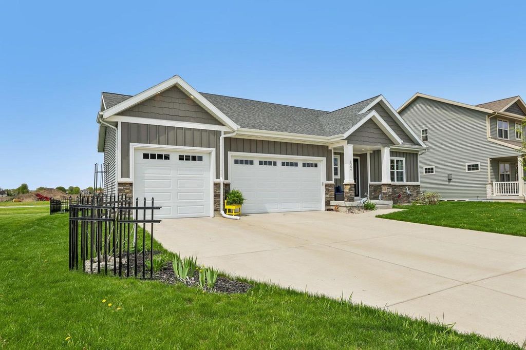 Photo of 1354 N Pine STREET, Sun Prairie, WI 53590 (MLS # 2021861)