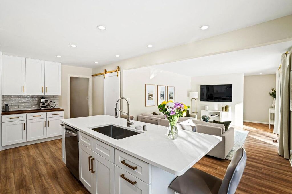 Photo of 9062 N Lake DRIVE, Bayside, WI 53217 (MLS # 1958763)