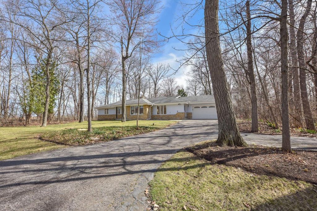 Photo of W290N9582 Deer LANE, Colgate, WI 53017 (MLS # 1957158)