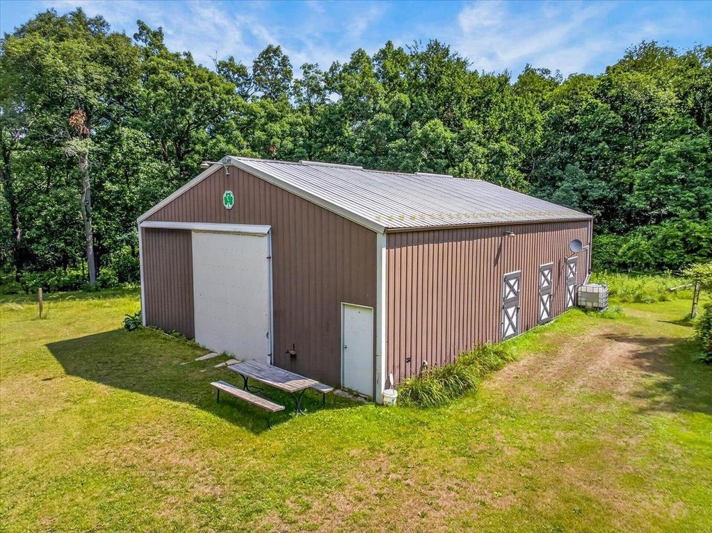 Photo of W5148 E Bush ROAD, Pardeeville, WI 53954 (MLS # 2029568)