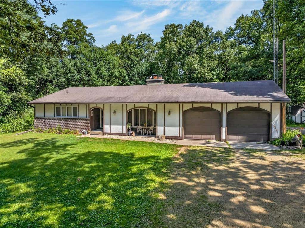 Photo of W5148 E Bush ROAD, Pardeeville, WI 53954 (MLS # 2029568)