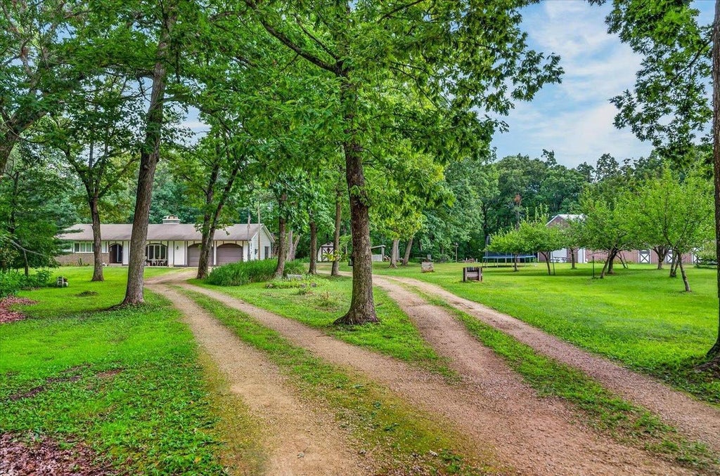 Photo of W5148 E Bush ROAD, Pardeeville, WI 53954 (MLS # 2029568)