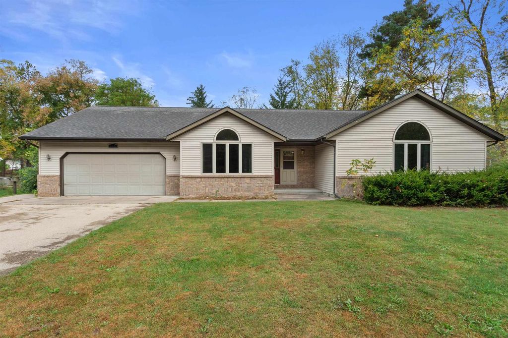 Photo of 440 Beverly DRIVE, Amherst, WI 54406 (MLS # 22504789)
