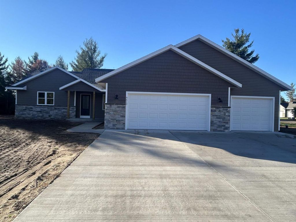 Photo of 4610 Grand Pine DRIVE, Wisconsin Rapids, WI 54494 (MLS # 22505267)