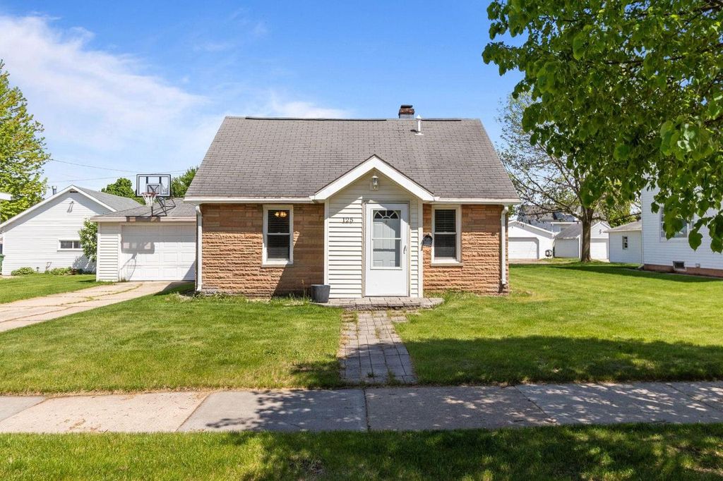 Photo of 125 S John STREET, Kimberly, WI 54136 (MLS # 50325833)