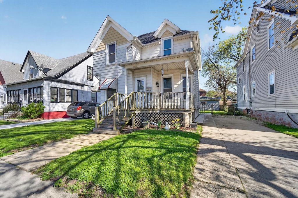 Photo of 2010 16th STREET, Racine, WI 53403 (MLS # 1961161)