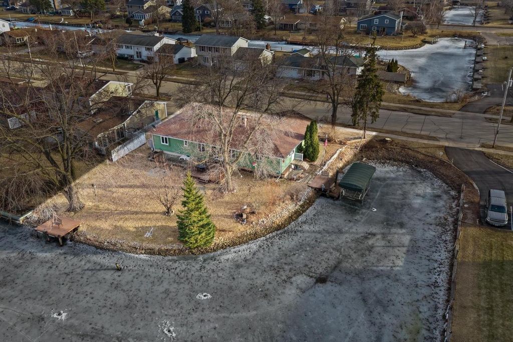 Photo of 824 Starboard COURT, Oshkosh, WI 54901 (MLS # 50321960)