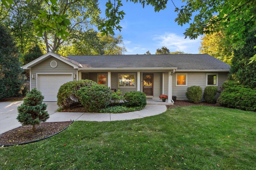 Photo of 7635 N Bell ROAD, Fox Point, WI 53217 (MLS # 1938764)