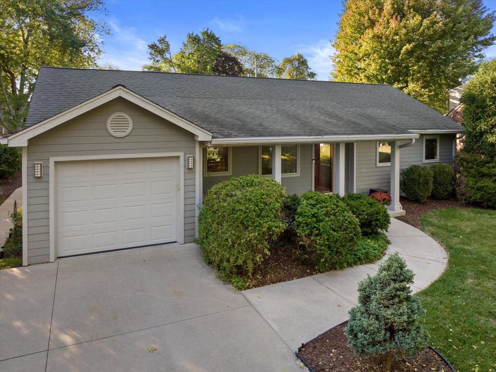 Photo of 7635 N Bell ROAD, Fox Point, WI 53217 (MLS # 1938764)