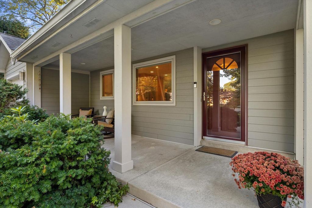 Photo of 7635 N Bell ROAD, Fox Point, WI 53217 (MLS # 1938764)