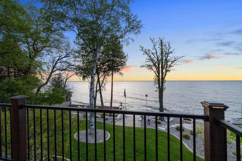 Photo of 5035 Edgewater Beach ROAD, Green Bay, WI 54311 (MLS # 50326585)