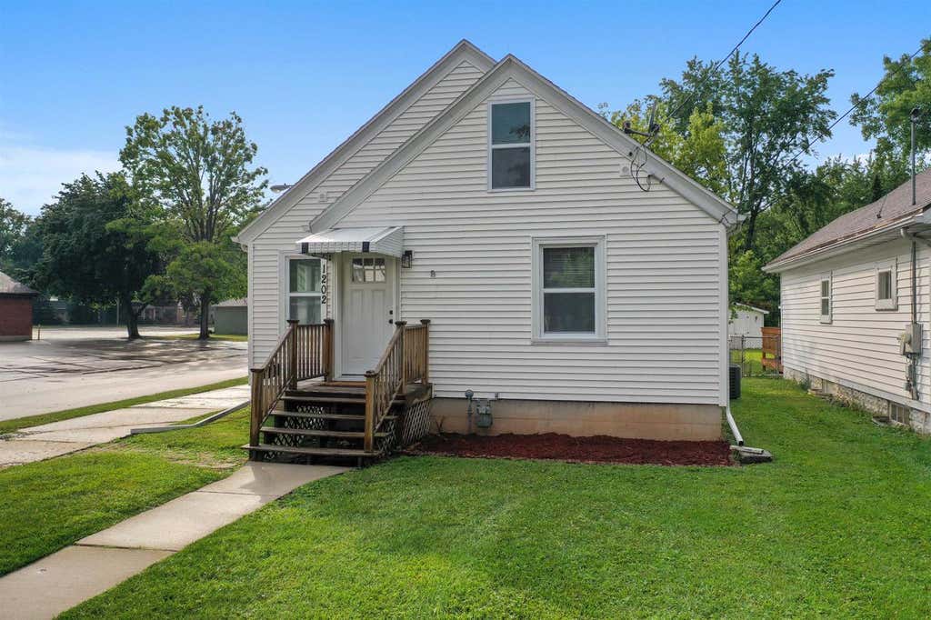 Photo of 1202 12th AVENUE, Green Bay, WI 54304 (MLS # 50330533)