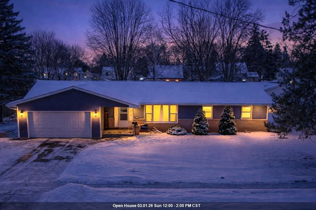 Photo of 428 Lincoln STREET, Seymour, WI 54165 (MLS # 50320830)