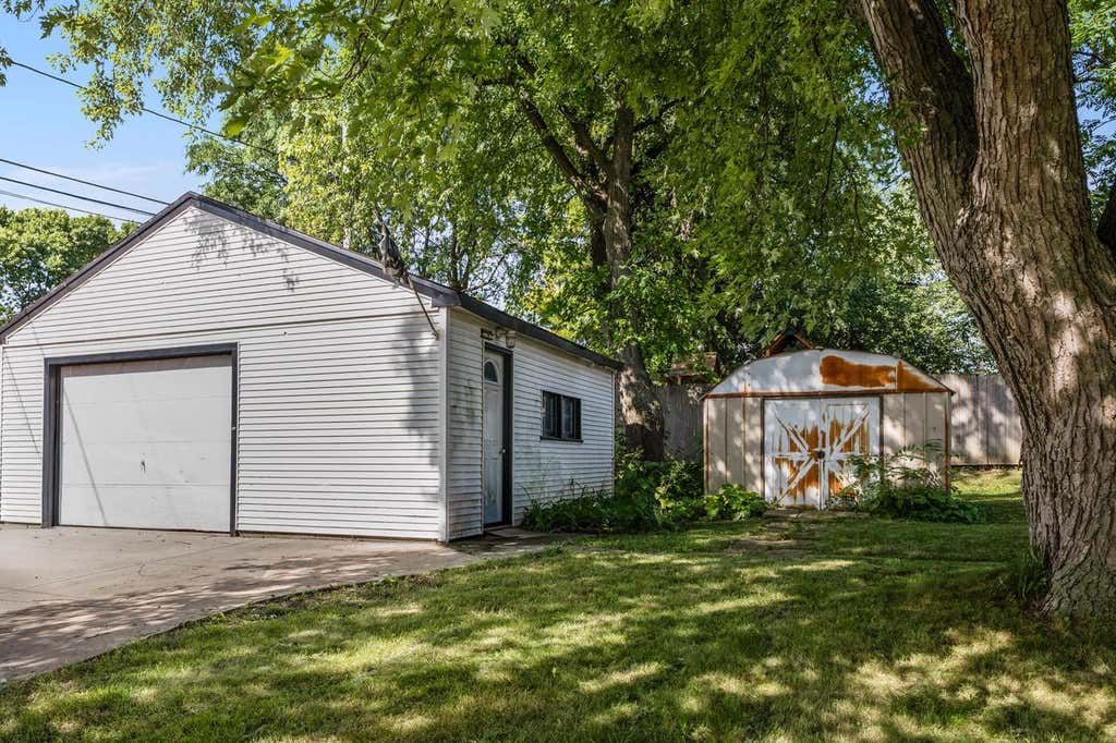 Photo of 8505 W Arthur AVENUE, West Allis, WI 53227 (MLS # 1977363)