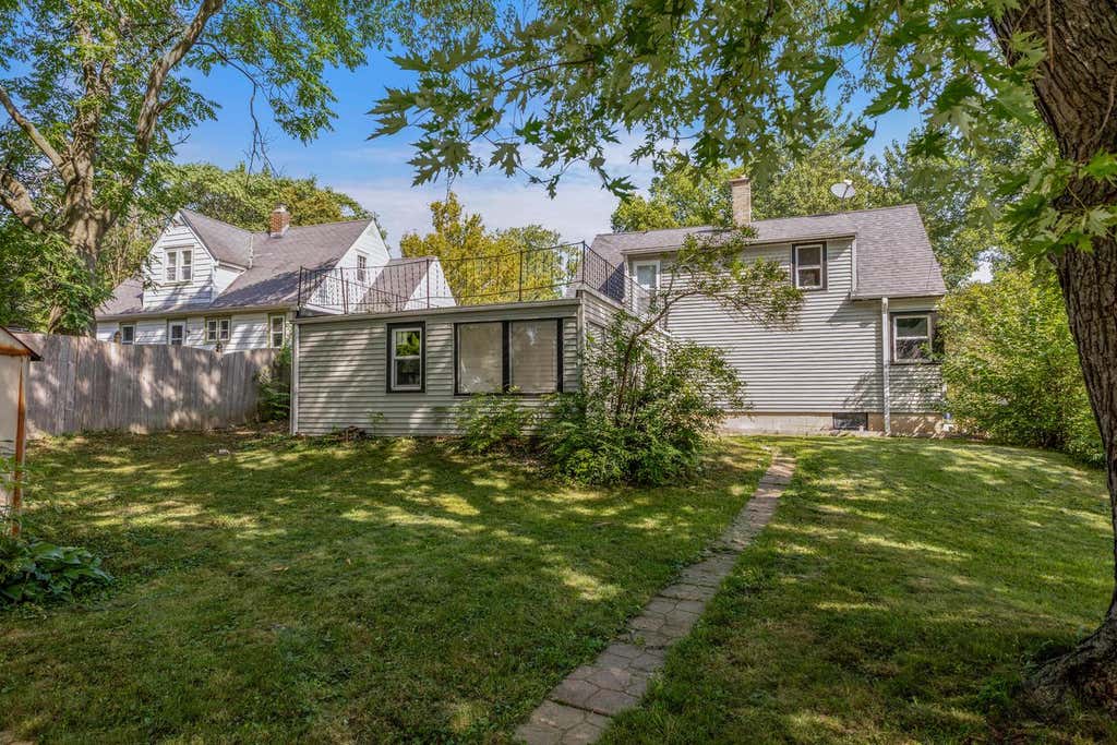 Photo of 8505 W Arthur AVENUE, West Allis, WI 53227 (MLS # 1977363)