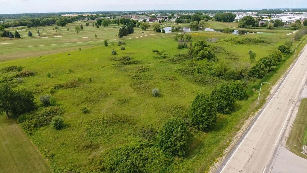 Photo of 0 Trowbridge DRIVE, Fond Du Lac, WI 54937 (MLS # 1945909)