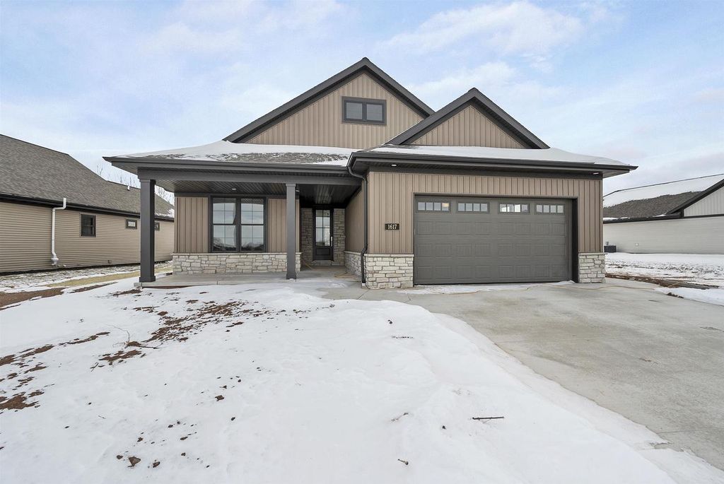 Photo of 1617 N Honeysuckle CIRCLE, De Pere, WI 54115 (MLS # 50323926)