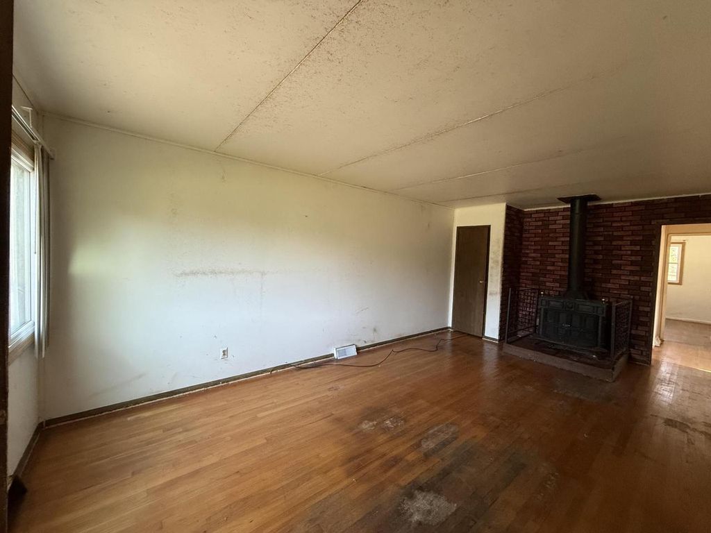 Photo of 8208 W Keefe AVENUE, Milwaukee, WI 53222 (MLS # 1958914)