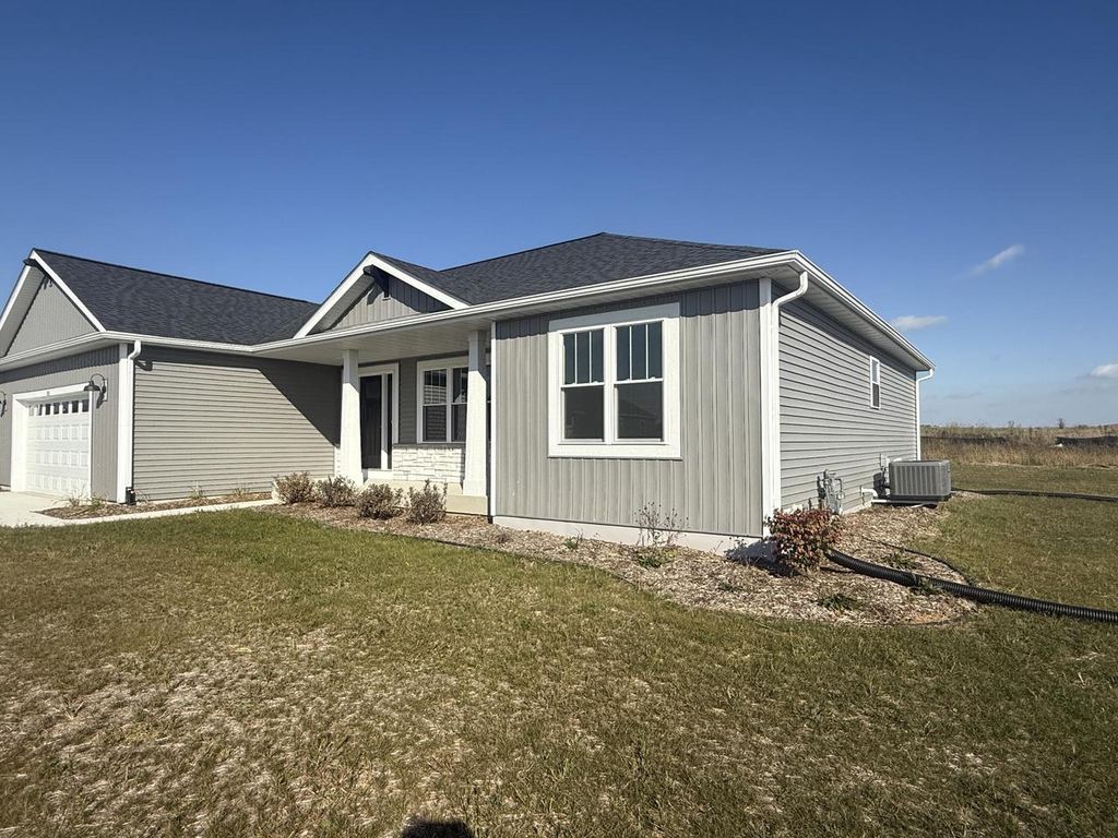 Photo of 344 Ridgeview DRIVE, Lake Mills, WI 53551 (MLS # 1939147)