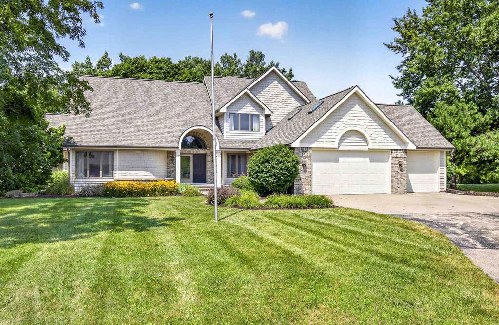 Photo of 2928 E Ridge PLACE, Neenah, WI 54956 (MLS # 50330307)