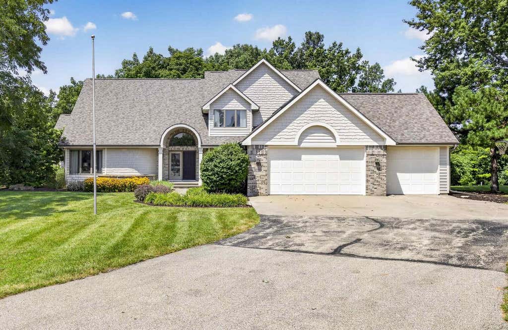 Photo of 2928 E Ridge PLACE, Neenah, WI 54956 (MLS # 50330307)