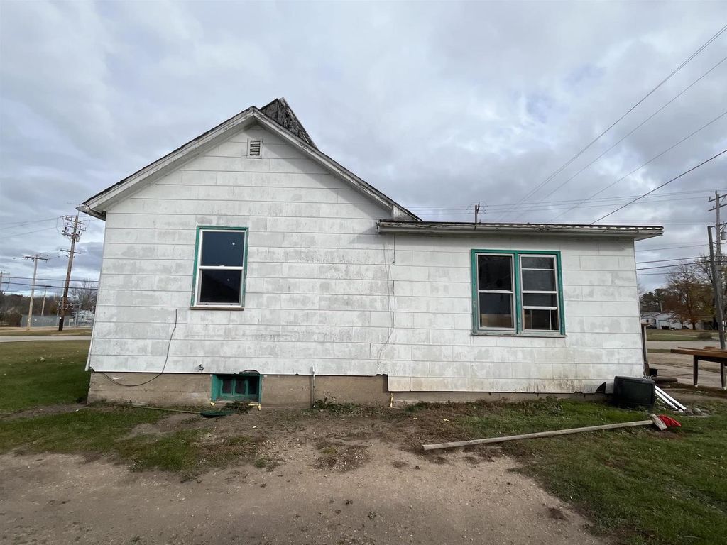 Photo of 109 Richmond STREET, Gillett, WI 54124 (MLS # 50317987)
